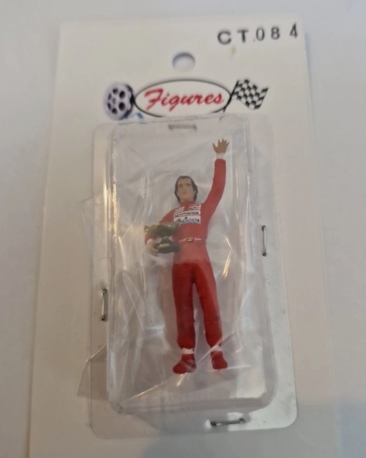 1/43 Senna figure with trophy
